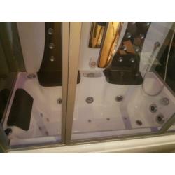 Bubbelbad/stoom en douche