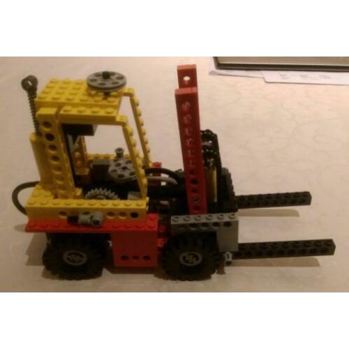 LEGO Pneumatic heftruck