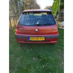 Peugeot 106 1.1 Accent 1999 Rood