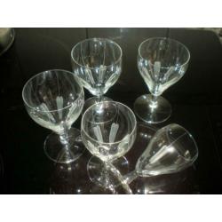 te koop antieke wijn/water/likeur/borrelglaasjes met decor