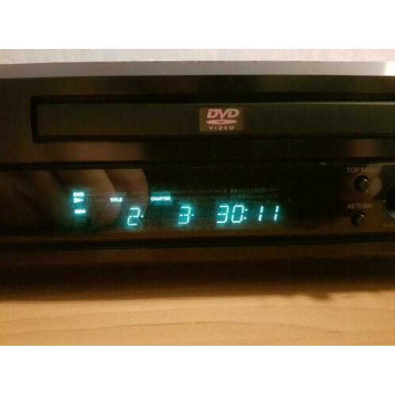 Onkyo DVS555 cd / dvd speler met afstandsbediening.