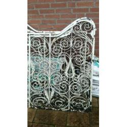 Brocante tuinhek sierhek hekwerk 3 stuks