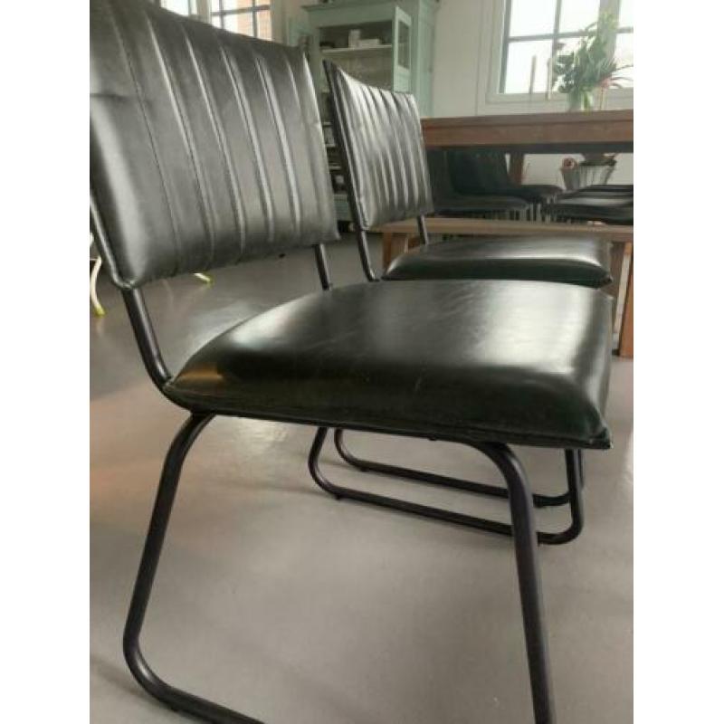 Te koop: 4 stoelen met metalen frame