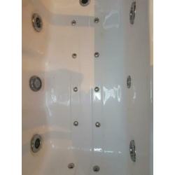 Bubbelbad/stoom en douche
