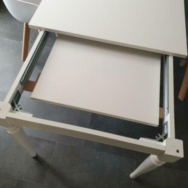 Eettafel (incl 4 stoelen)