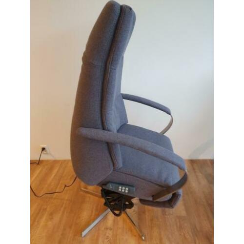 Draai, Sta op fauteuil van Prominent bij Zitgemak.