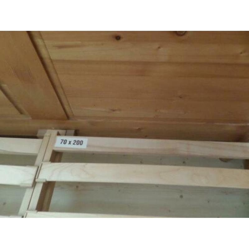 Bed 140 geloogd grenen