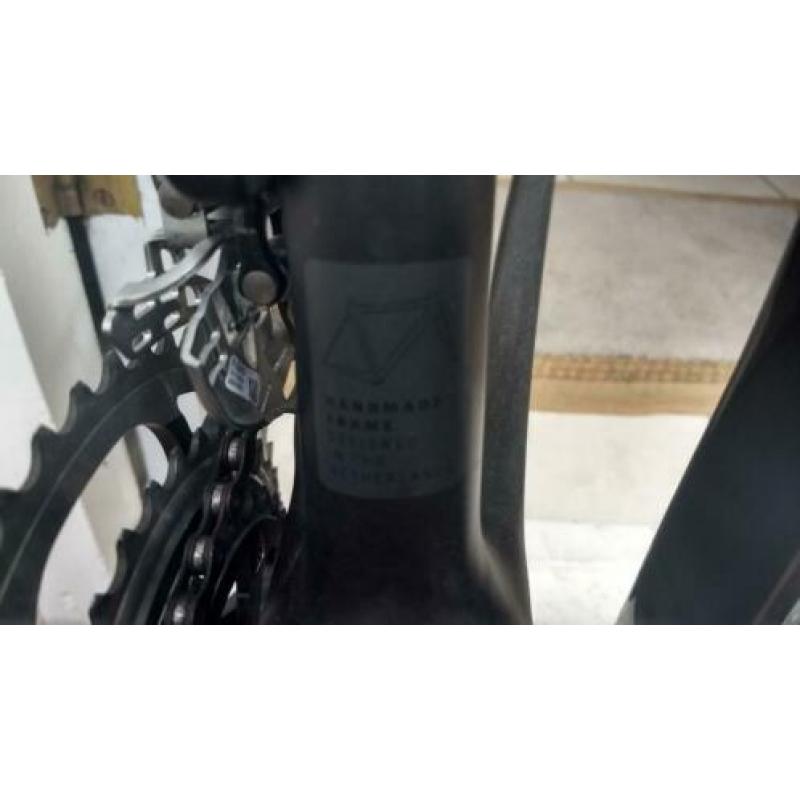 Full carbon beone racefiets