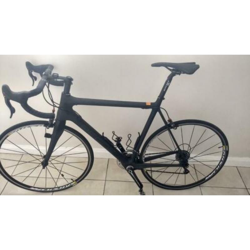 Full carbon beone racefiets