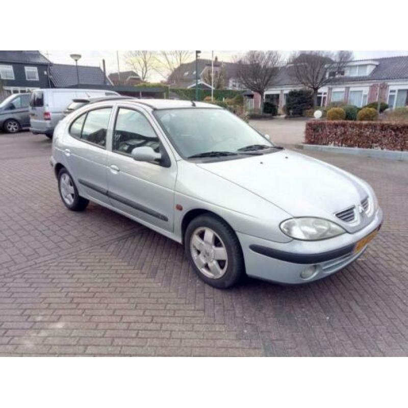 Renault Megane 1.6 16V Auth HB 2005 2002 Grijs