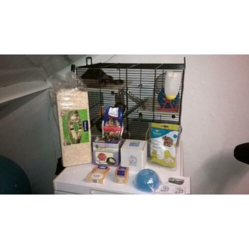 Nieuwe Knaagdierkooi met nieuw hamster spullen ( Nummer 1).