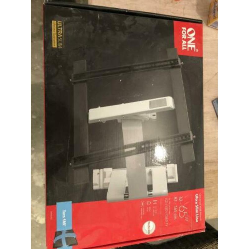Tv beugel universeel 180” draaibaar 3,5cm tv tot wand