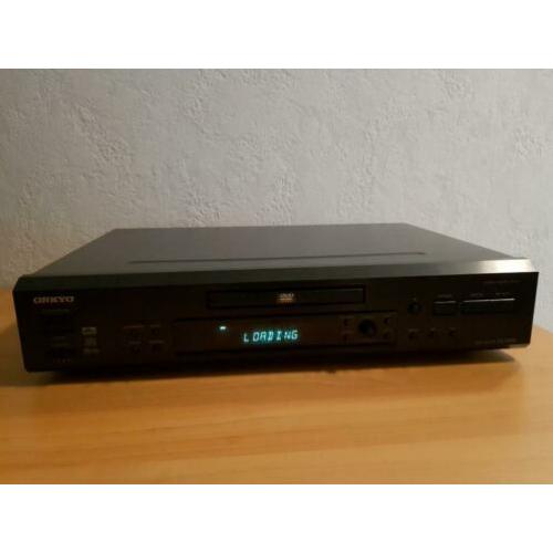 Onkyo DVS555 cd / dvd speler met afstandsbediening.
