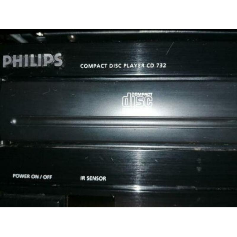 Rotel Versterker En Tuner. Philips cd speler,Tannoy Speakers
