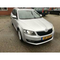 Skoda Octavia 1.6TDI Elegance (bj 2015, automaat)