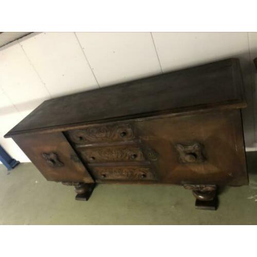 Antieke dressoir