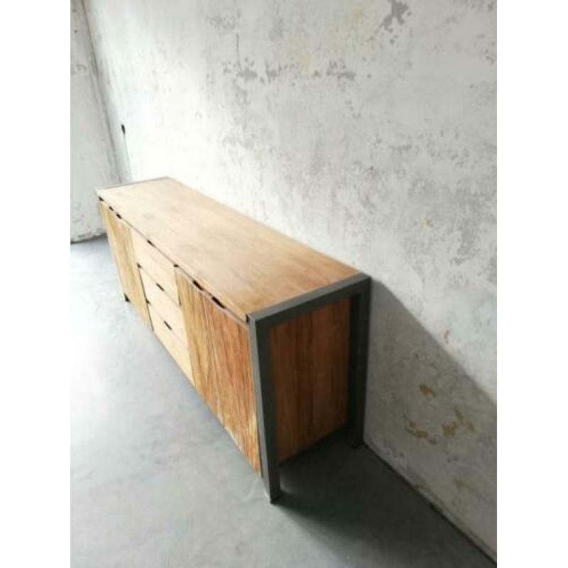 Massief teak houten dressoir 188cm breed