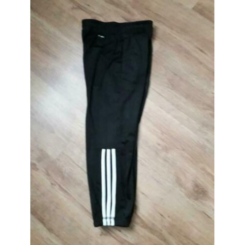 Adidas trainingsbroek maat 128