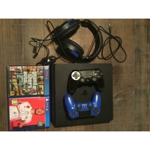 Playstation 4 + controllers + headset + fifa 20 en gta 5