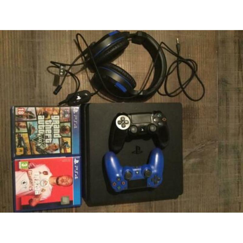 Playstation 4 + controllers + headset + fifa 20 en gta 5