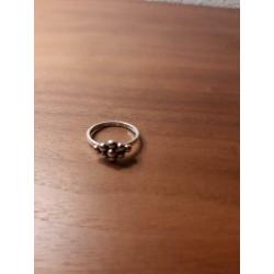 Zilveren ring spirit icons met bolletjes maat 17