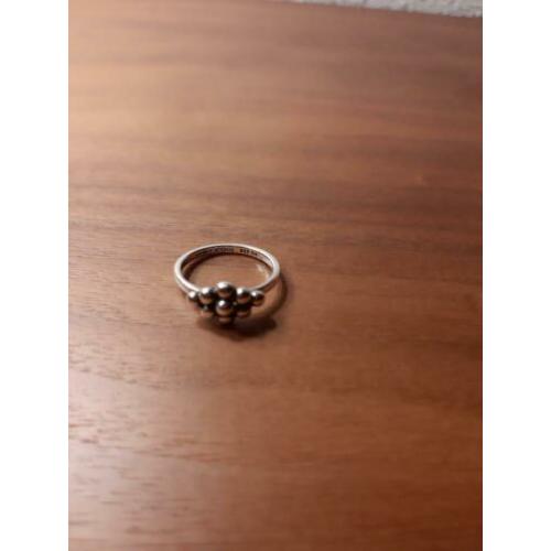 Zilveren ring spirit icons met bolletjes maat 17