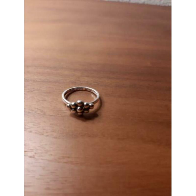 Zilveren ring spirit icons met bolletjes maat 17