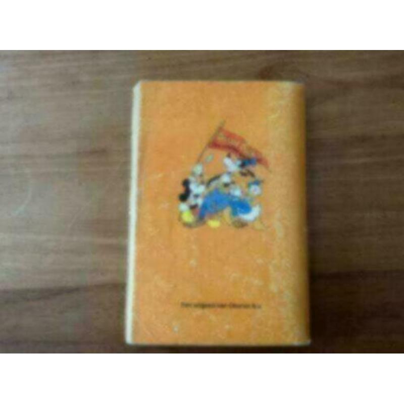 Donald Duck een lichtgeraakte eend en vele zware jongens