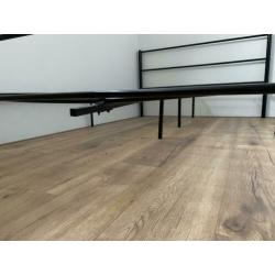 Bedframe met matras (140x200)