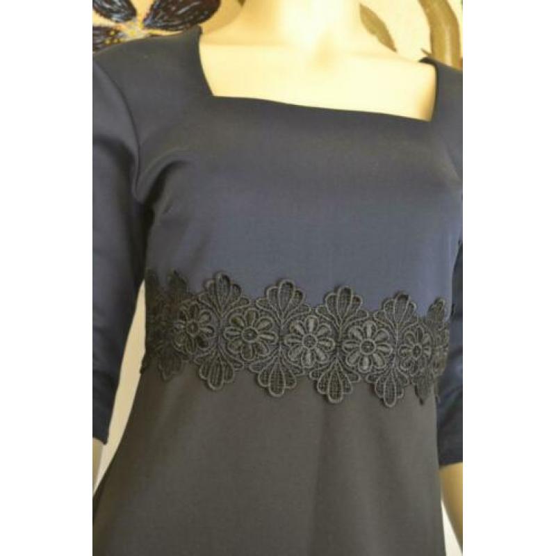Donkerblauwe jurk met kant en lange mouwen 50s stijl 38 40