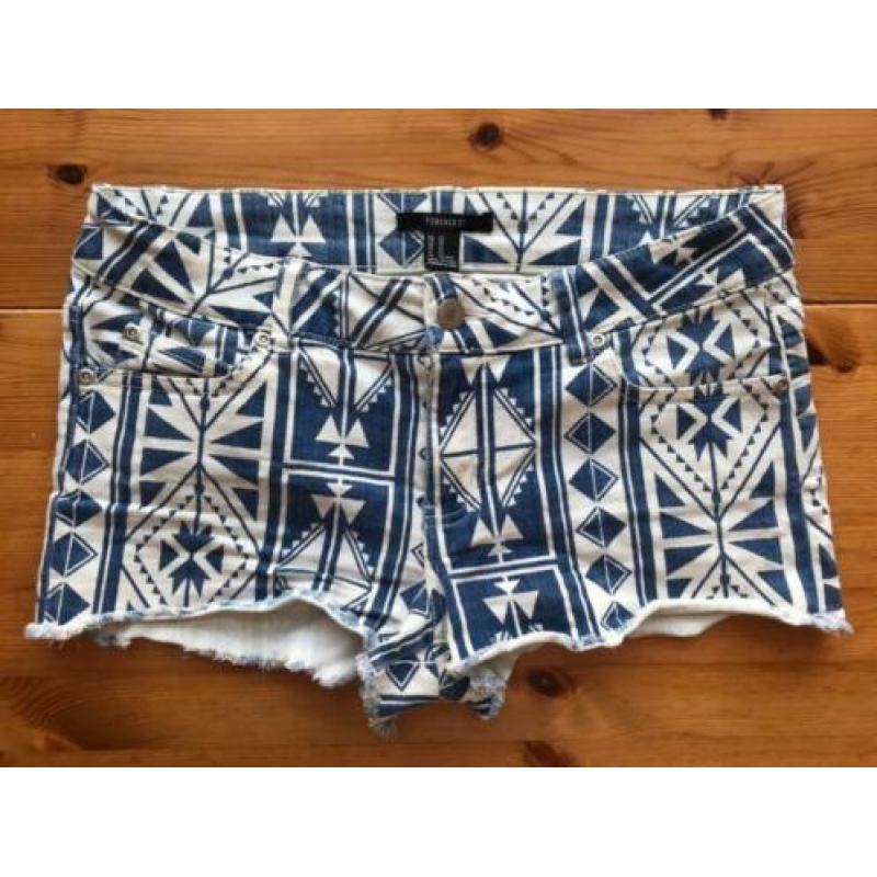 Jacquard 38 blauw witte M short Forever 21 egf
