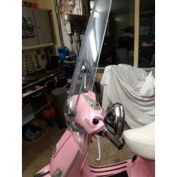 Vespa blond edition