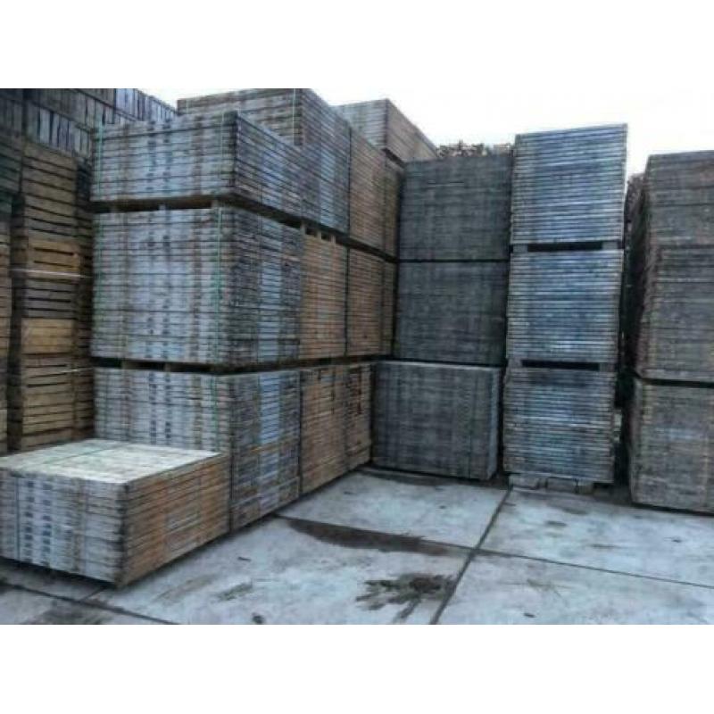 Steenschotten hout 0,96 x 1m40 , zeer oud , om te verwerken