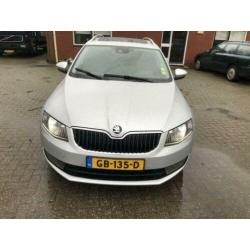 Skoda Octavia 1.6TDI Elegance (bj 2015, automaat)