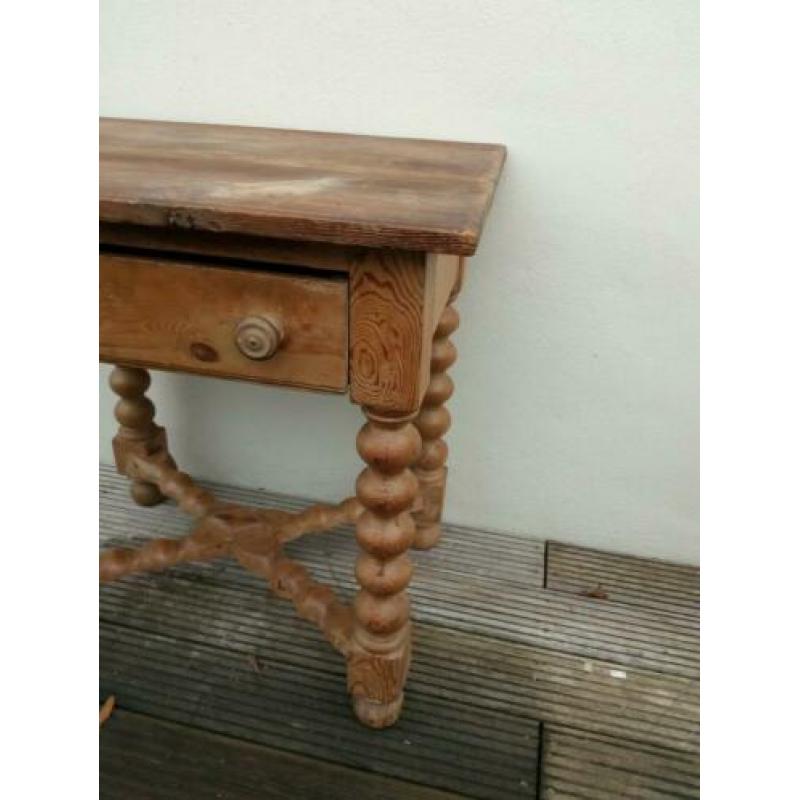 Antieke tafel