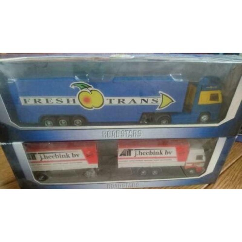 Roadstars schaalmodellen vrachtwagens, 8 stuks