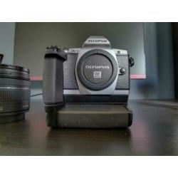 Olympus OM-D E-M5 complete set met lenzen en batterijgrip