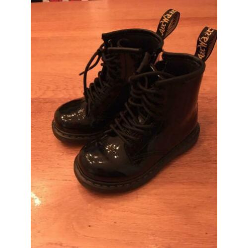 Dr. Martens zwart lak 24