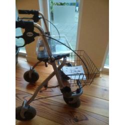 Nieuwe rollator te koop