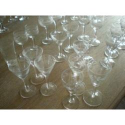 te koop antieke wijn/water/likeur/borrelglaasjes met decor