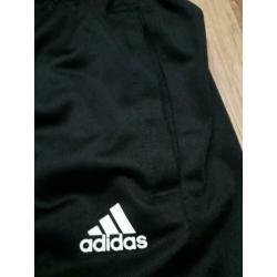 Adidas trainingsbroek maat 128