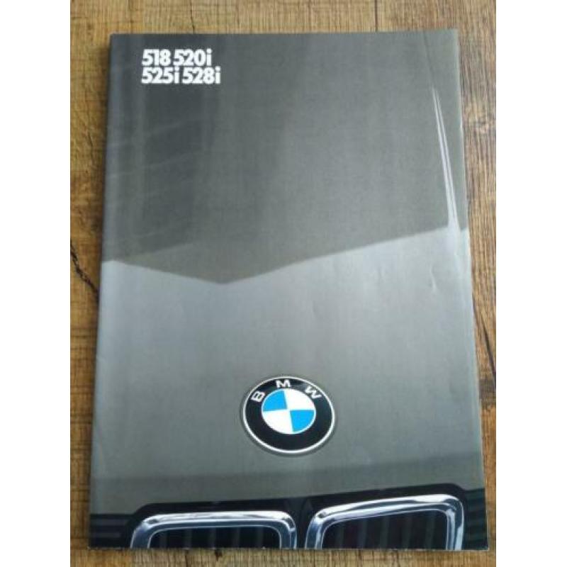 BMW 5-serie e28 folder uit 1982