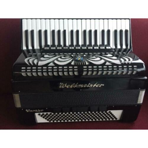 Duitse Weltmeister Caprice accordeon . 120 bas . 4 korig .