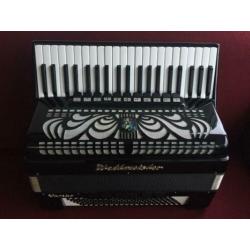 Duitse Weltmeister Caprice accordeon . 120 bas . 4 korig .
