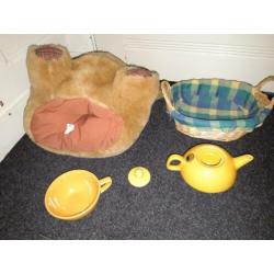 te koop grote warm houder beer en thee en mok en mand