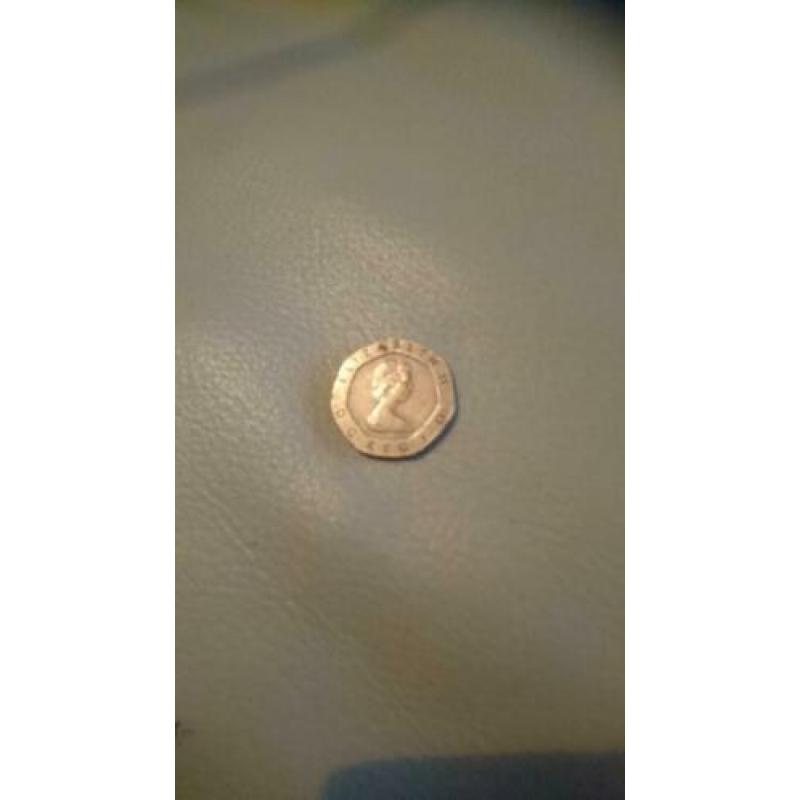 Queen Elizabeth ll twenty pence 1982