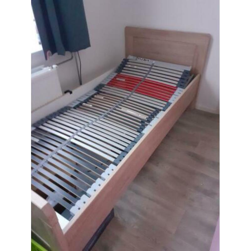 1 pers bed met electrische laten bodem