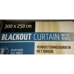 1 verduisterend gordijn - Zand/beige +ringen 300 X 250