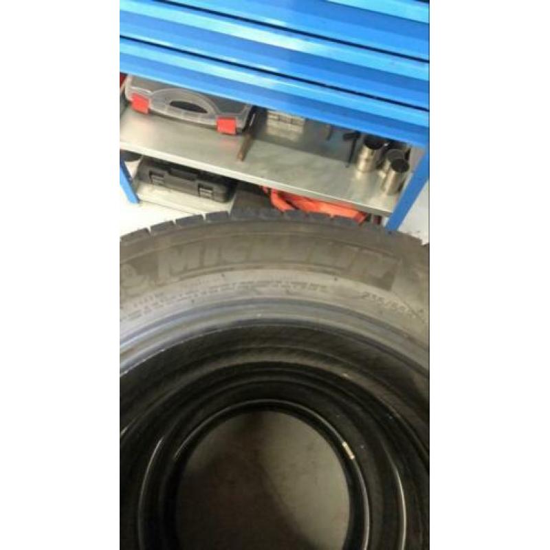 Bijna nieuwe Michelin Latitude winterbanden