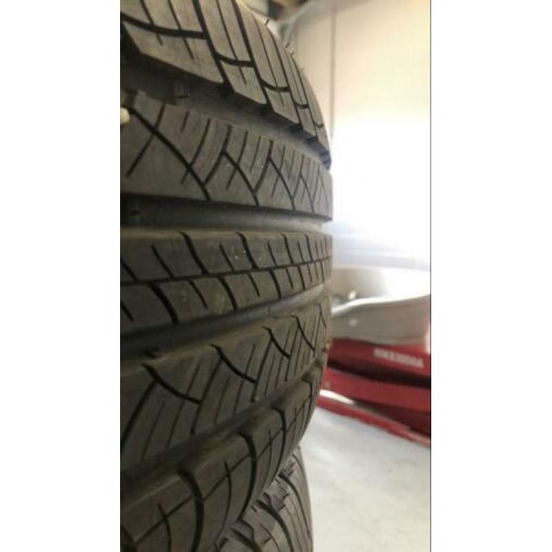 Bijna nieuwe Michelin Latitude winterbanden